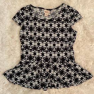 Mossino Geometric Print Top